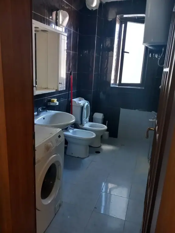 JEPET ME QIRA APARTAMENT 2+1 – ZOGU I ZI