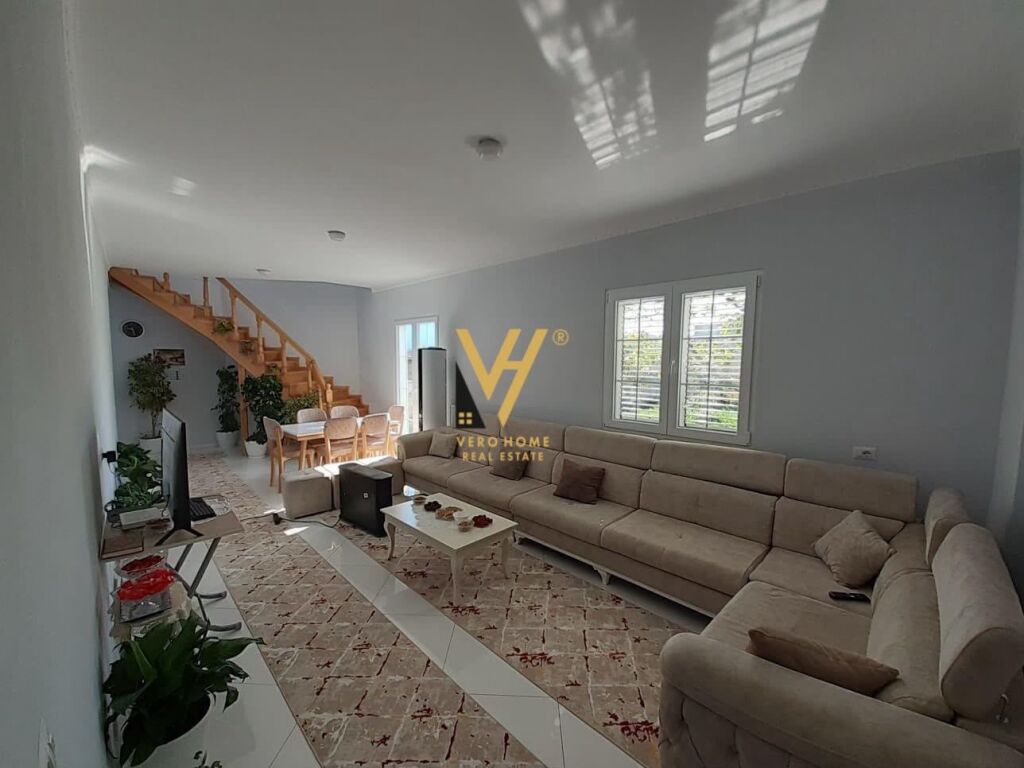 VILLA SU DUE PIANI IN AFFITTO A TEGU 150.000 LEKE