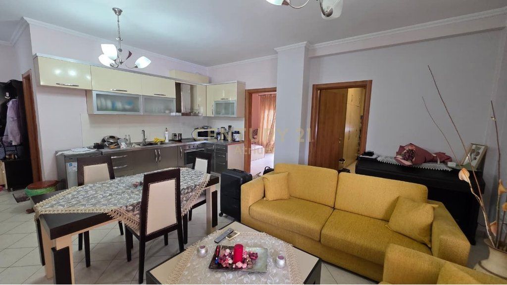 SHITET APARTAMENT 2+1+2+GARAZH – PRANE TREGUT TE RI ELEKTRIK!!