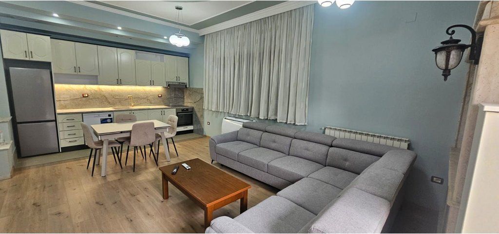 Vilë 2+1 Me Qira në Ali Demi,Rruga Idriz Dollaku Tiranë - 80.000LEKE | 180 m²