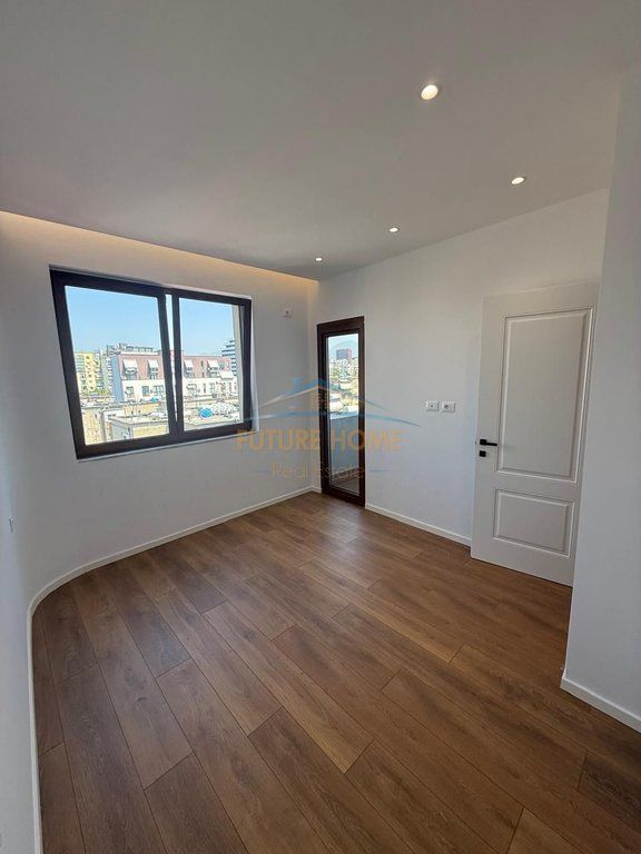 Shitet, Apartament 2+1+1, Rruga Fadil Bodinaku, Tirane