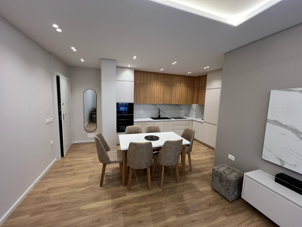 APARTAMENT ME QIRA RRUGA KAVAJES
