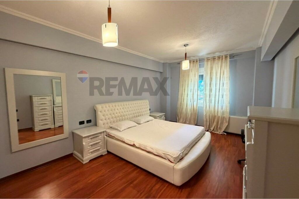 Apartament 3+1 me Qira ne Bllok
