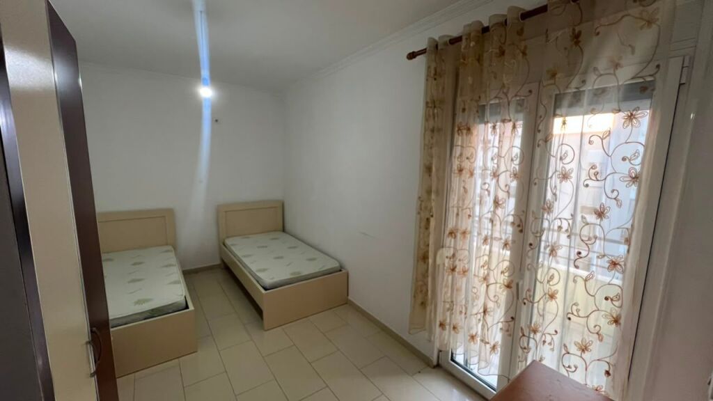 SHITET APARTAMENT 2+1 + BALLKON YZBERISHT