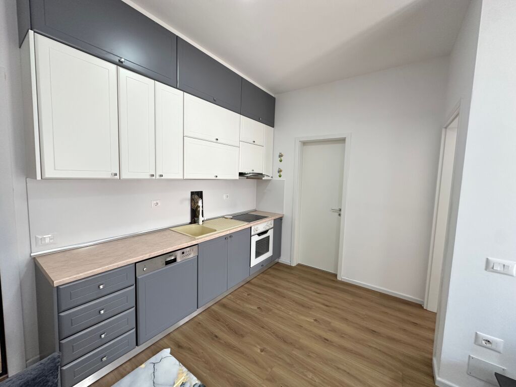 In Fresk apartment for rent 37,000 leke