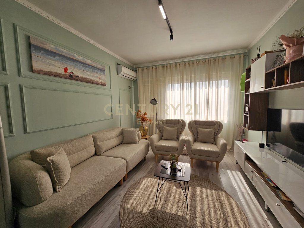 YZBERISHT, APARTAMENT 2+1+2+PARKIM PER QIRA