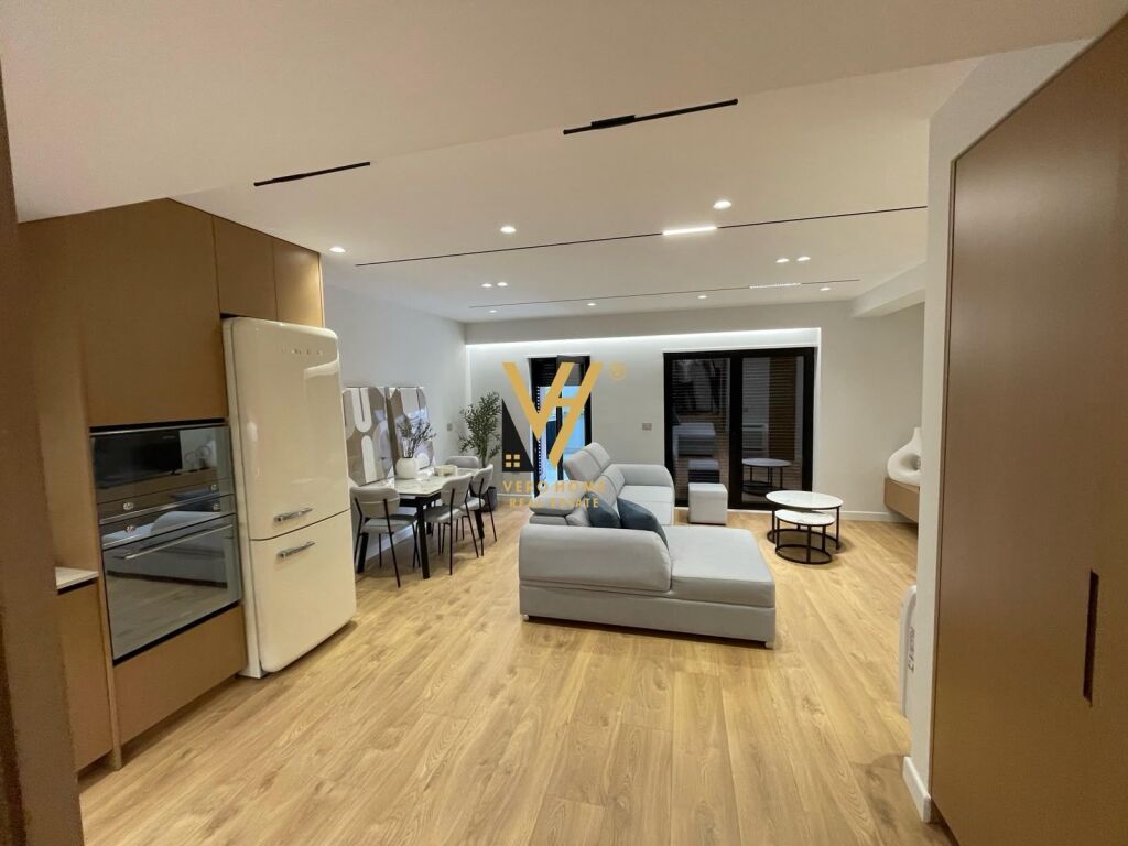JEPET APARTAMENT 3+1+2+BLK ME QERA TE KODRA E DIELLIT 1.600 EURO