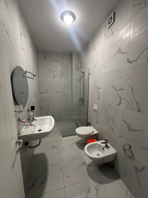 In Affitto – Appartamento 3+1 Tirana Garden Building