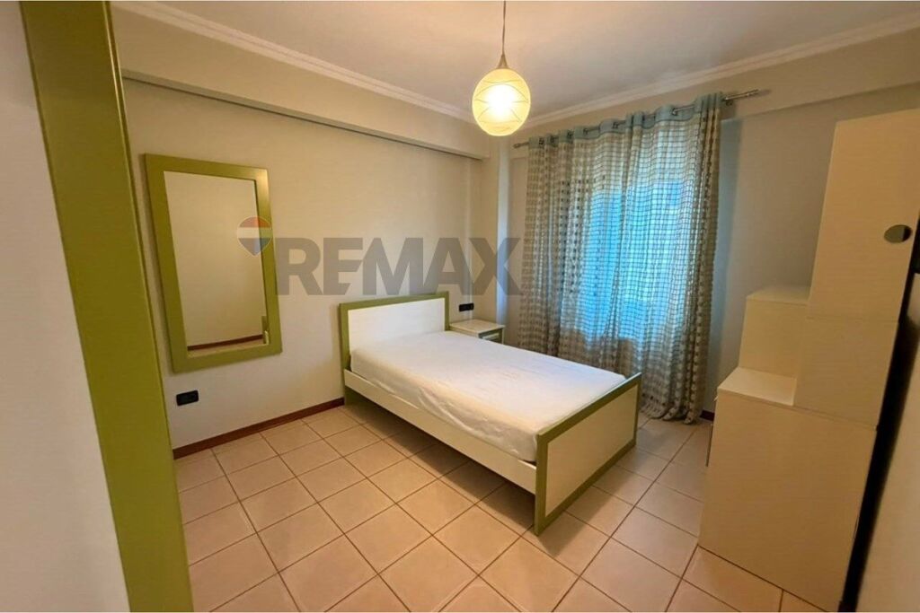 Apartament 3+1 me Qira ne Bllok