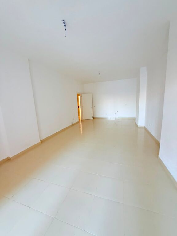 SHITET APARTAMENT 2+1+2 NE ZONEN E ISH URT, DURRES