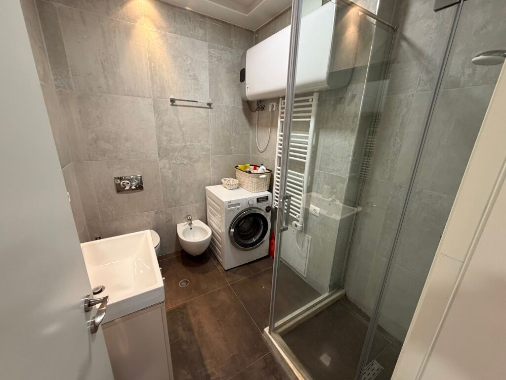 Perball Toptanit, Apartment 2+1+2 per qira