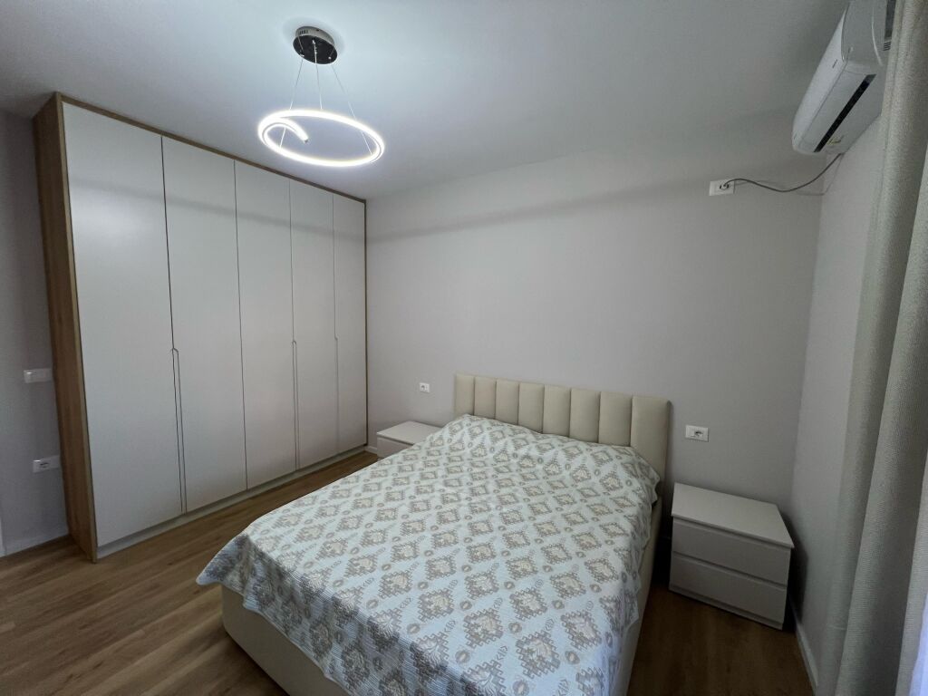 APARTAMENT ME QIRA RRUGA KAVAJES
