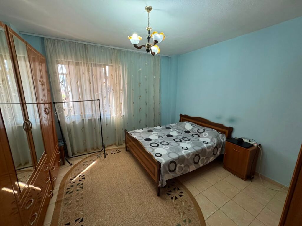 🏡 Shitet Apartament 2+1+2 📍 Don Bosko, pranë Shkollës “Qazim Turdiu”💰 Çmimi: 200 milion lekë