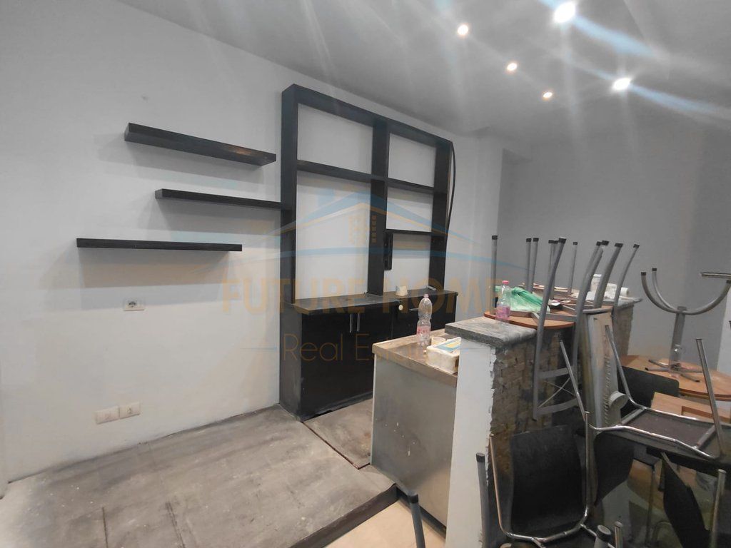 Rent, Business Premises, Red Wheel, Beach, Durres