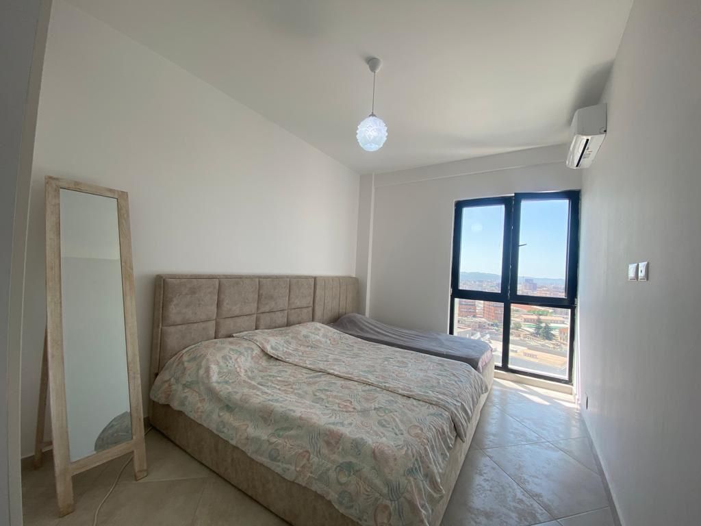 Jepet Apartament 1+1 me qera Tek Farmacia 10  Id 5372
