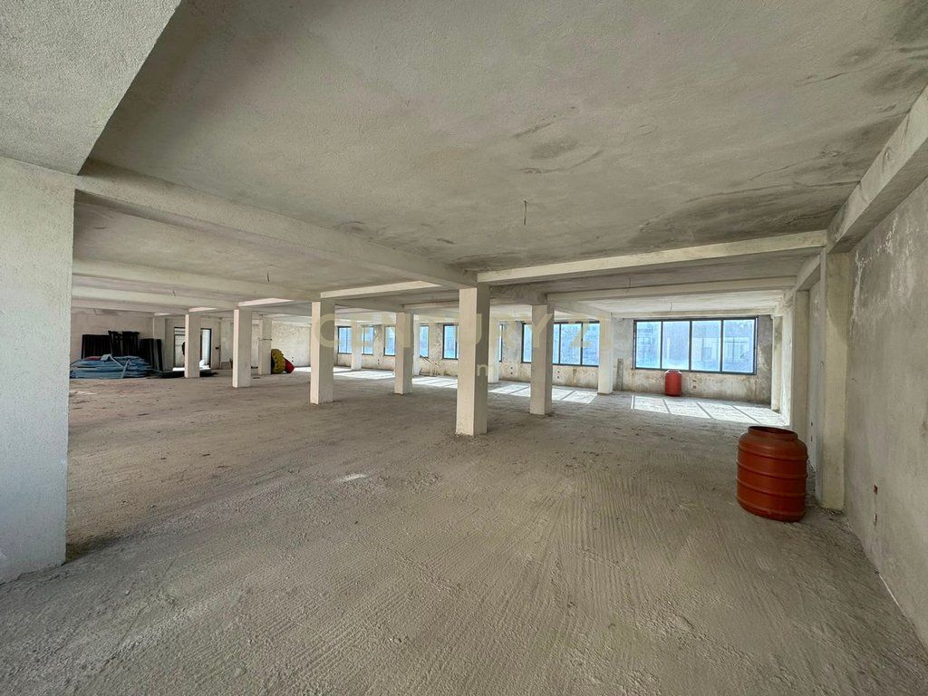 Locale commerciale in affitto 450m2, Irfan Tomini