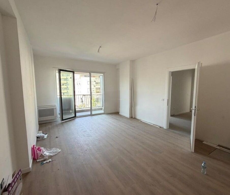 Jepet me Qira Ambient për Zyra – Pazari i Ri 1,200 € /Muaj