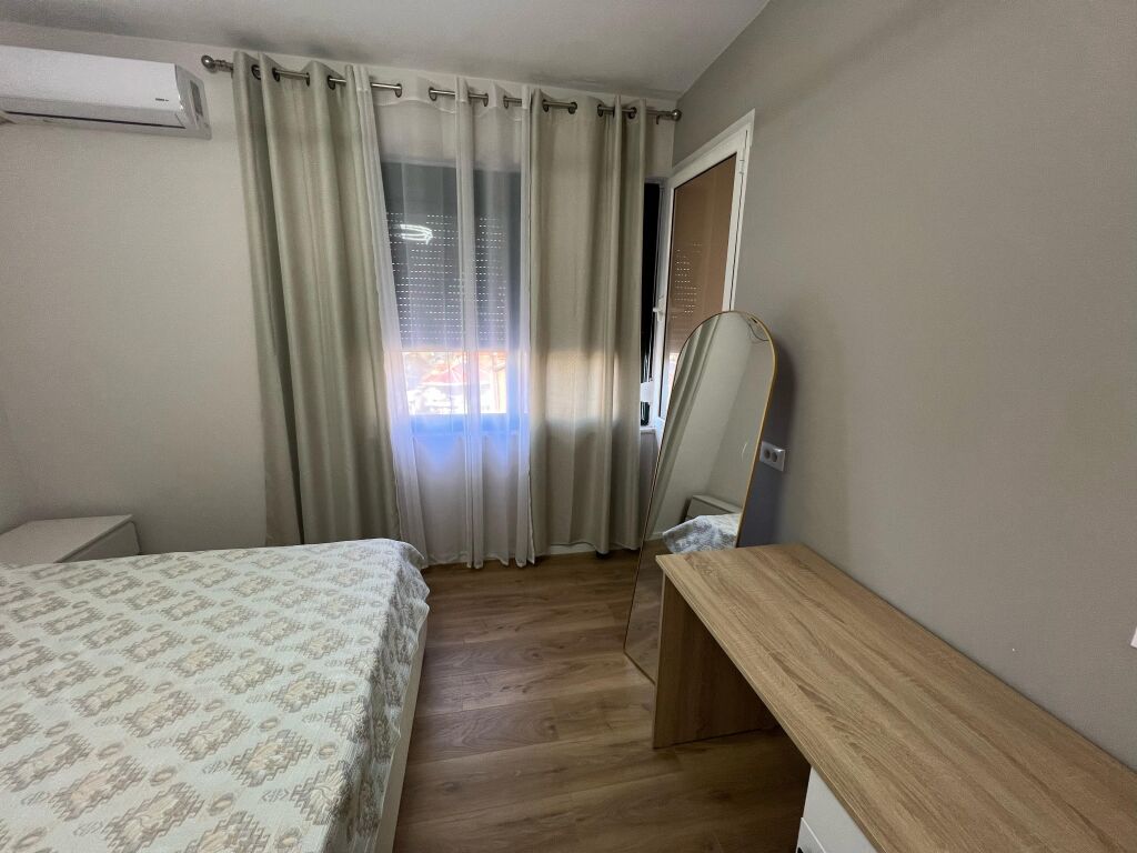 APARTAMENT ME QIRA RRUGA KAVAJES