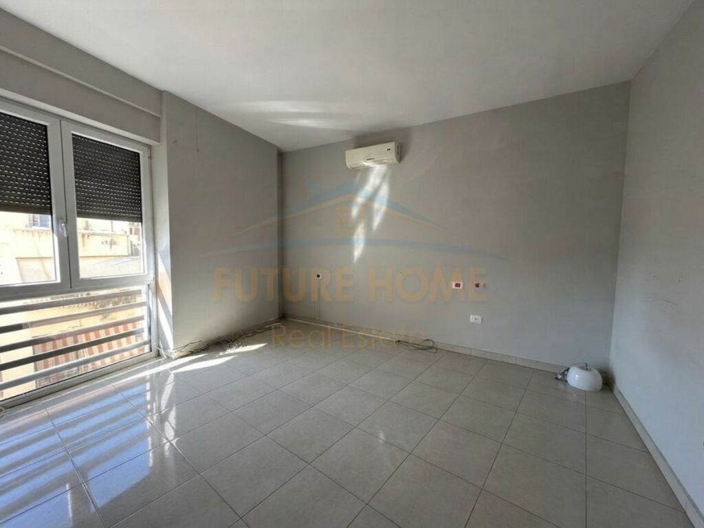 Qira, Ambjent Biznesi, Rruga e Bogdaneve, Tirane