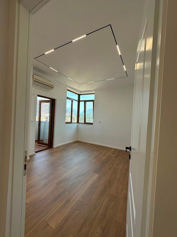 SHITET APARTAMENT 1+1 – ISH-STACIONI I FUNDIT I TIRANËS SË RE
