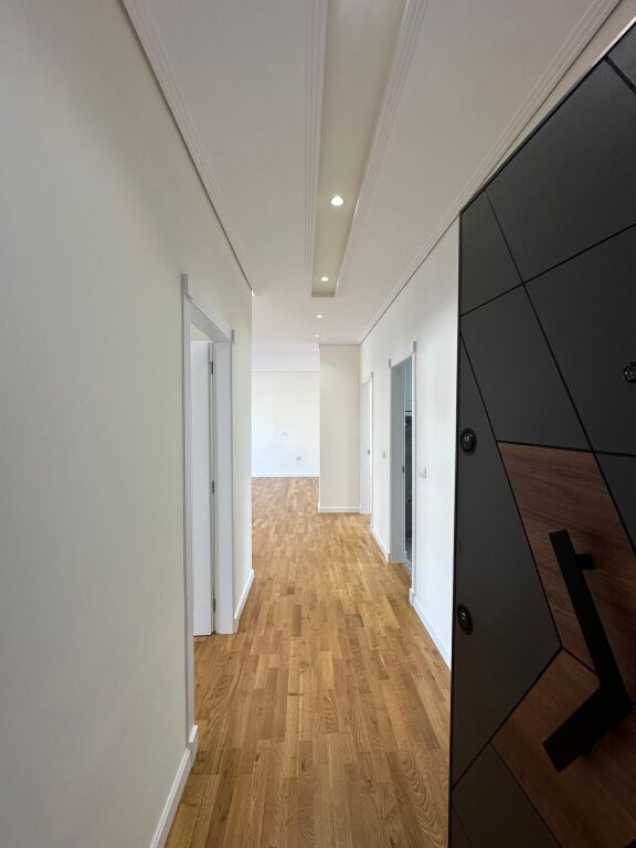 Shitet apartament 2+1 per qera Fresk !