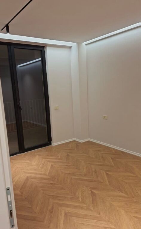Apartment 2+1 empty for rent for business at Rr. Mine Peza!
