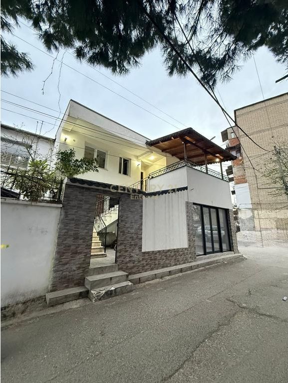 PRIVATE HOUSE + SHOP FOR SALE | PORCELAN