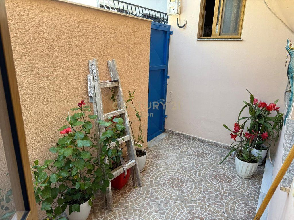 Shitet Shtëpi Private ne Lagjen Nr.7, Durrës !