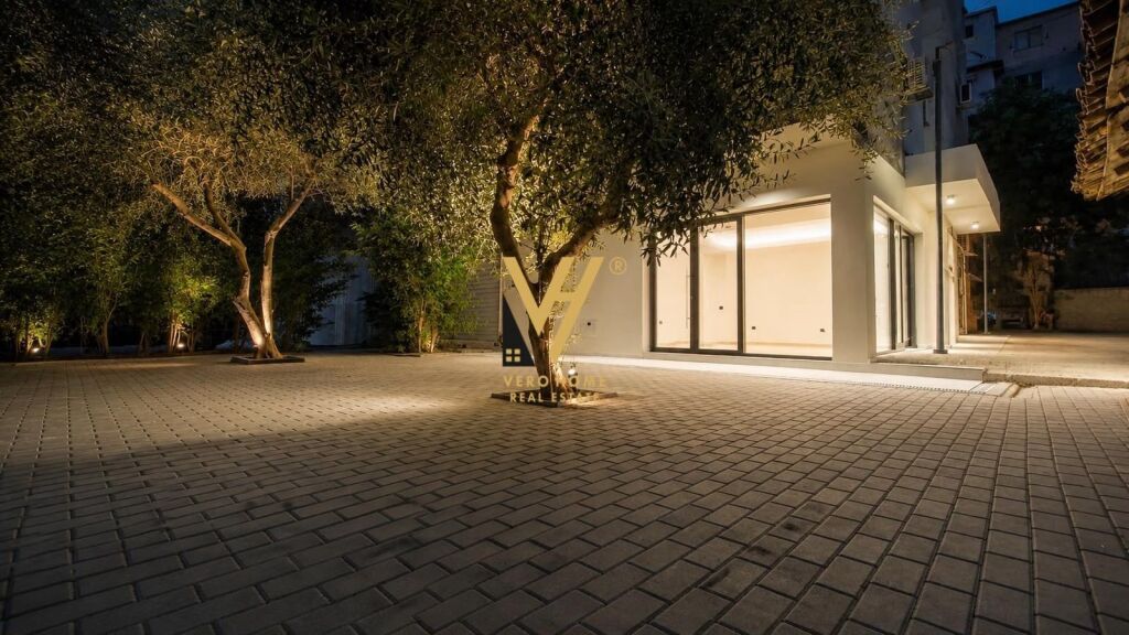 BUSINESS PREMISES FOR SALE 50 M2 AT PAZARI I RI 175,000 EURO