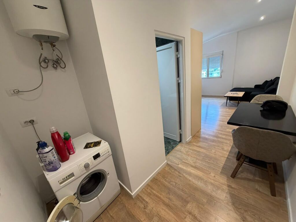 🏡 Jepet me qira 1+1 – i pabanuar më parë 📍 Përballë Delijorgji, tek Karburant Kastrati💶 60000 Leke/ muaj