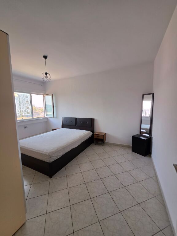 🏡 Apartament 2+1 me qera  📍Ish Dogana, pranë karburant Kastrati   🏢 Kati 5  🛗 Me ashensor  🛋️ I mobiluar  📐 Sipërfaqe: 108m² 🌿 Me ballkon   💰 Çmimi: 60.000 Lekë/Muaj  