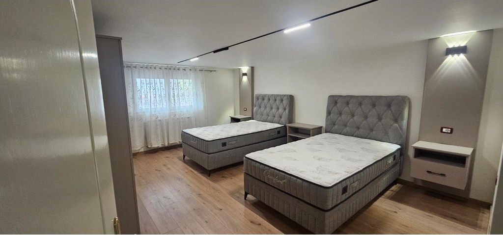 Vilë 2+1 Me Qira në Ali Demi,Rruga Idriz Dollaku Tiranë - 80.000LEKE | 180 m²