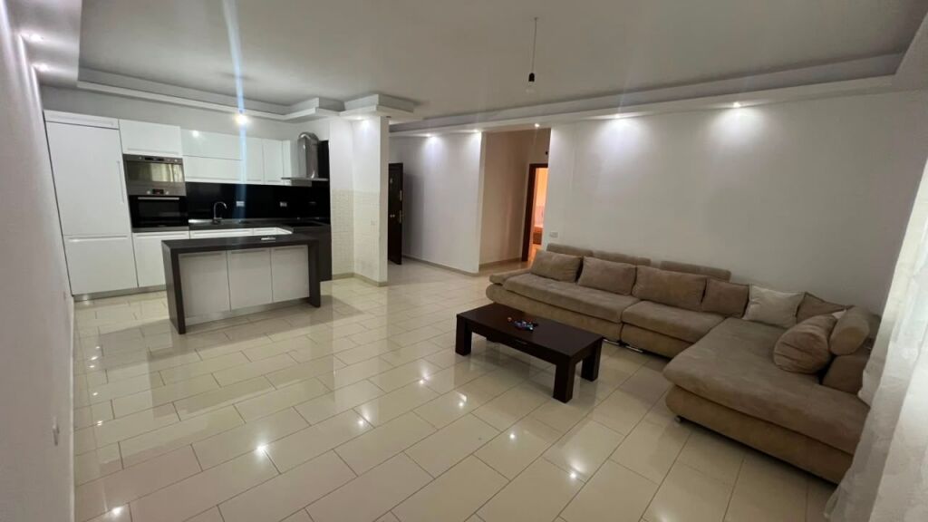 SHITET APARTAMENT 2+1 + BALLKON YZBERISHT