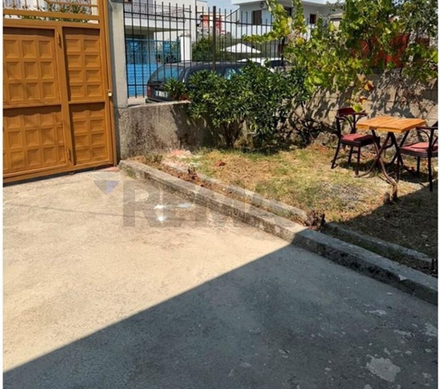 Private house - For Rent - Besim Alla Street, Tirana