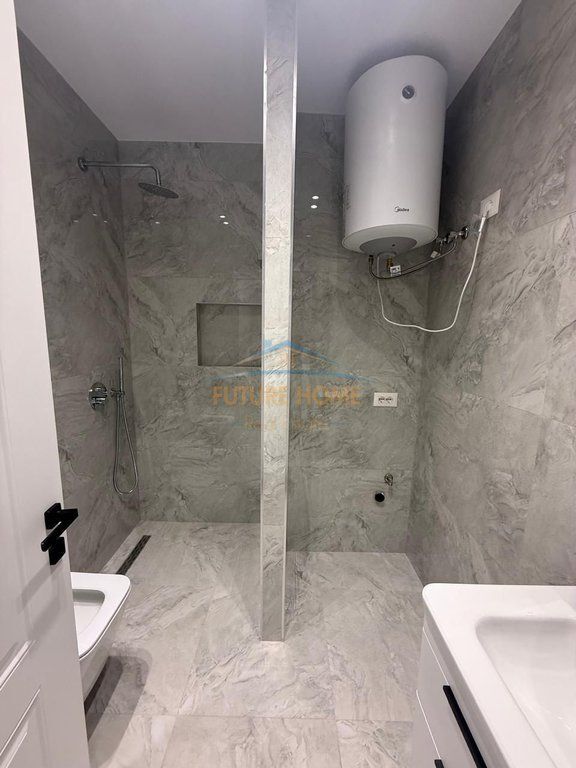 In vendita, Appartamento 1+1, Via Fadil Bodinaku, Tirana