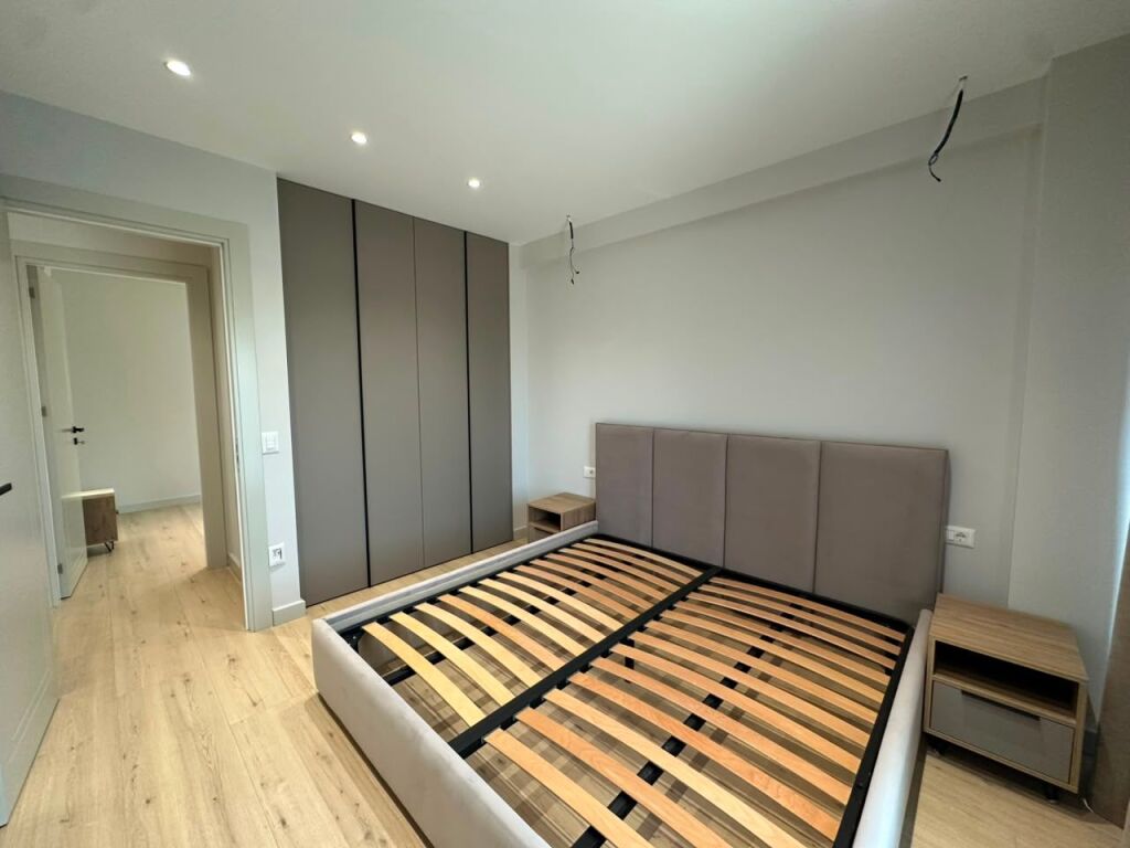 Shitet Apartament 2+1 , Liqeni Thate