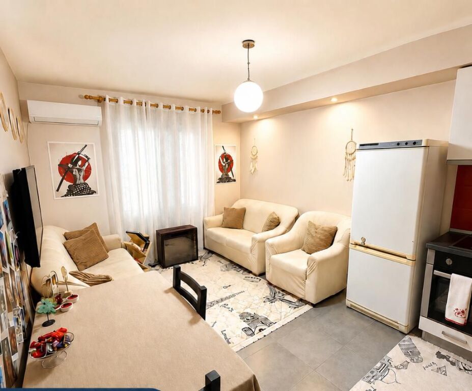 Apartament me qera prane Shkolles se Bashkuar