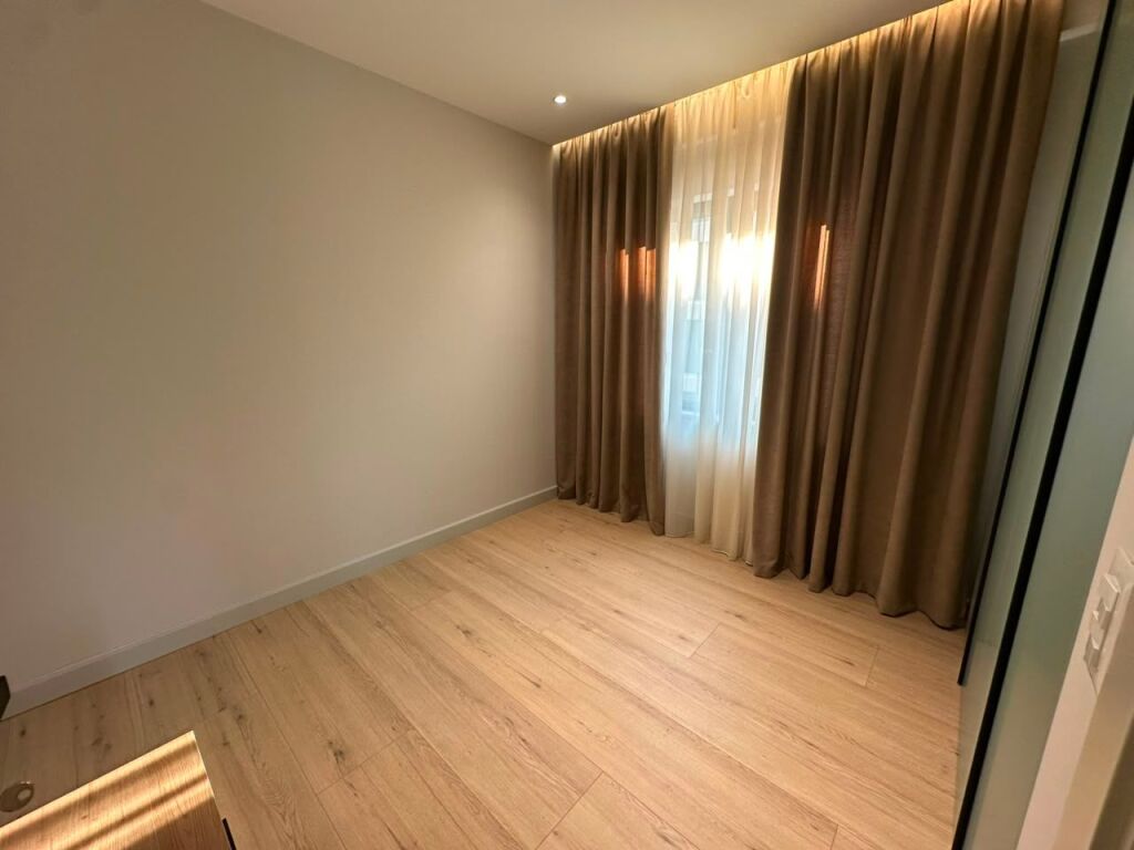 Shitet Apartament 2+1 , Liqeni Thate