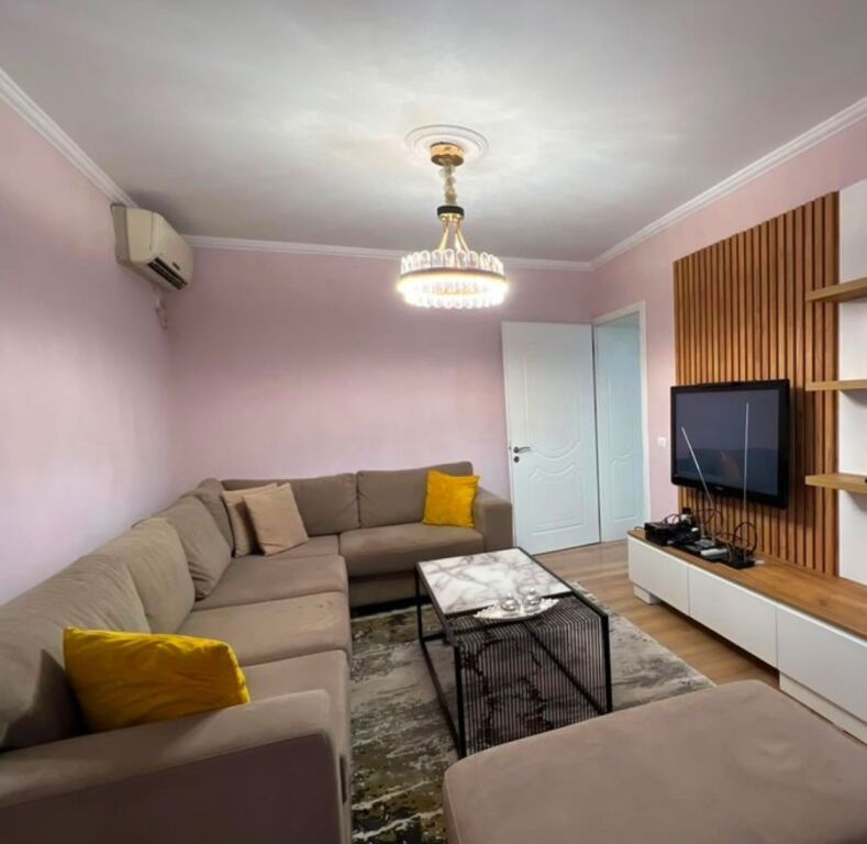 Apartament 3+1 dhe Parking me Qera