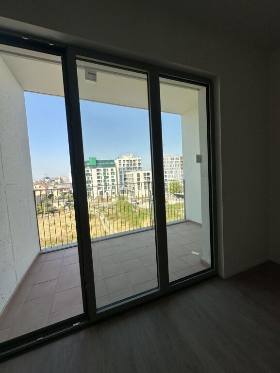 Shitet apartament 1+1 – Stacioni i Trenit, pranë Bulevardit !