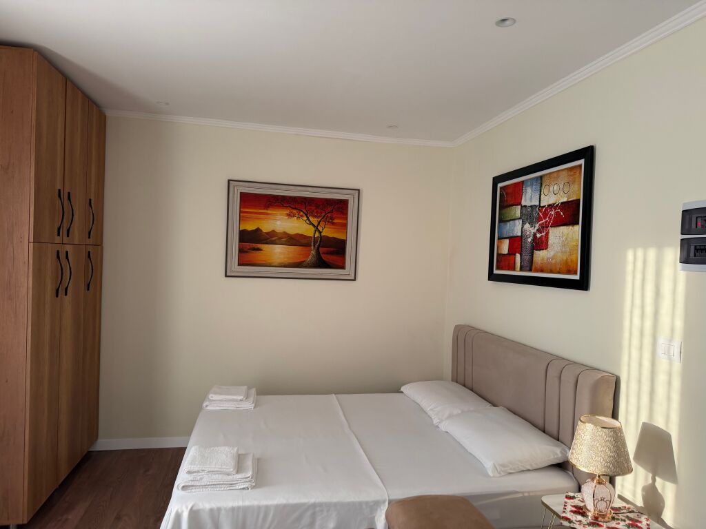 Apartament me qera