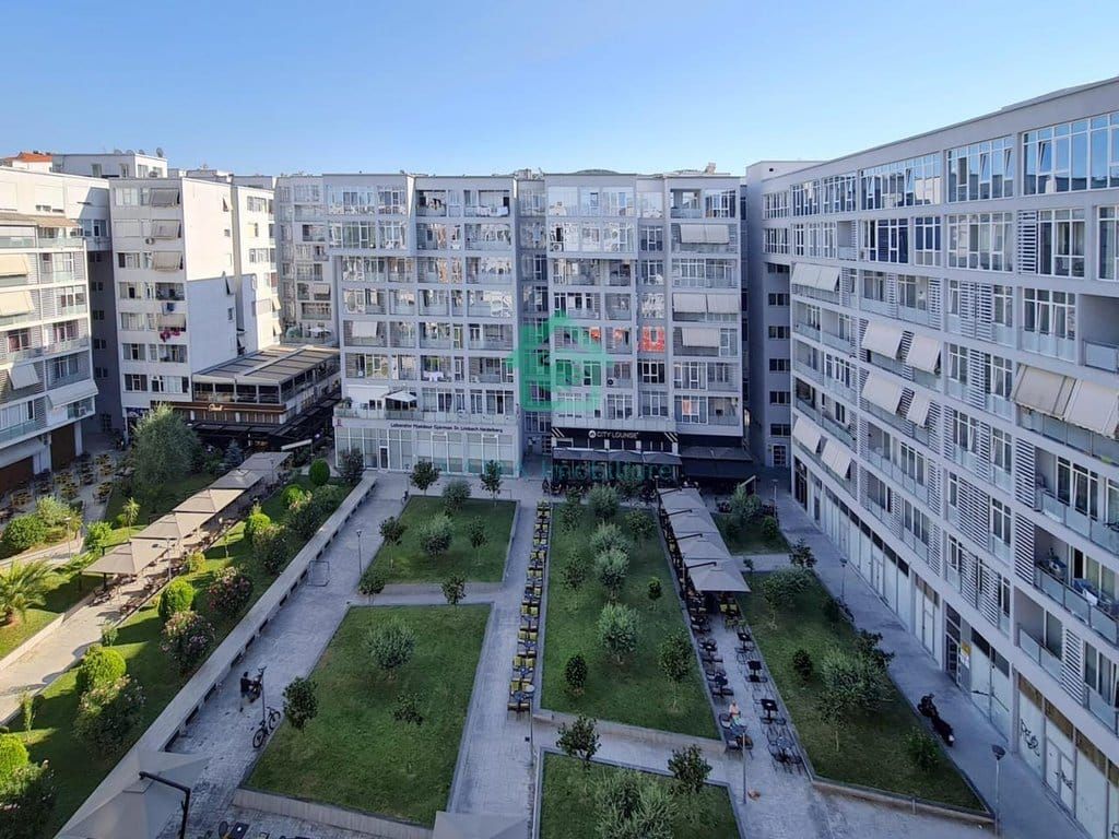 SHOP FOR RENT ON THE STREET 28M2 "AT THE PARIS COMMUNE" 200000 LEKE