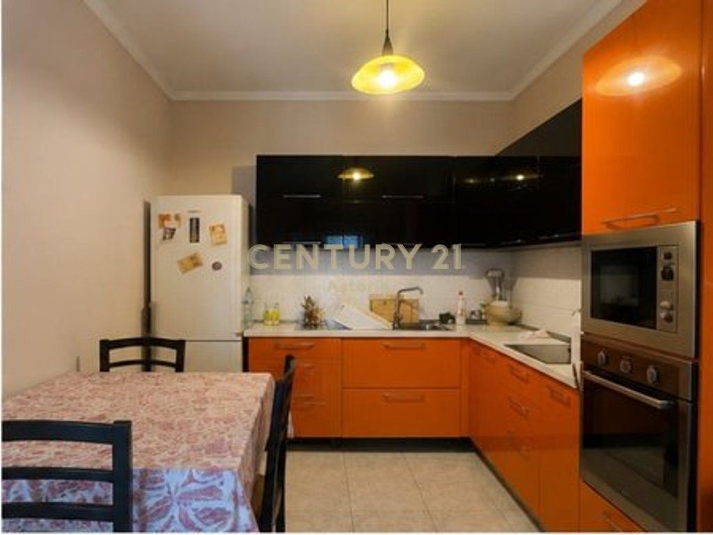 SHITET APARTAMENT 2+1 NË ZONËN E 21 DHJETORIT