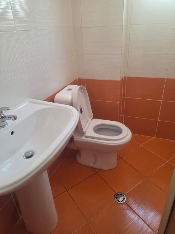 Jepet me qira Apartament 2+1 në Mëzez, pranë QTU.
