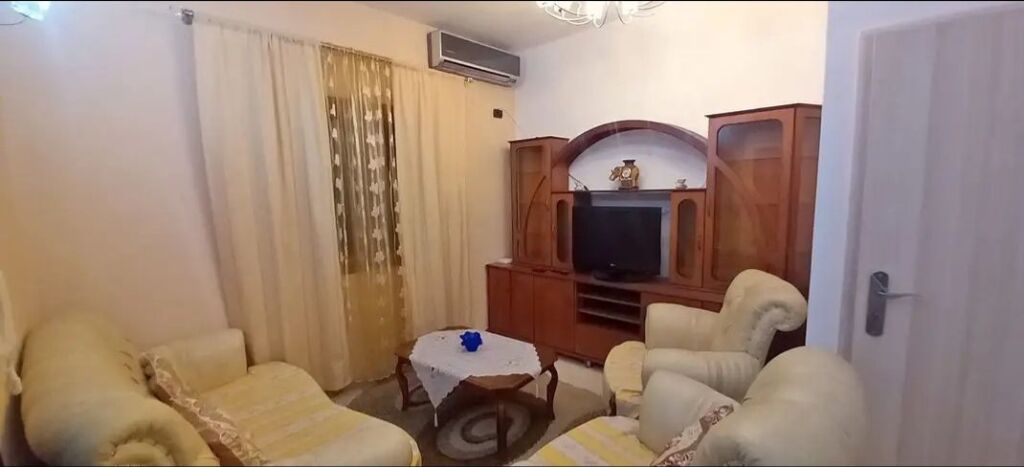 SHTEPI 1+1 ME QIRA  - SHKOZE, TIRANE