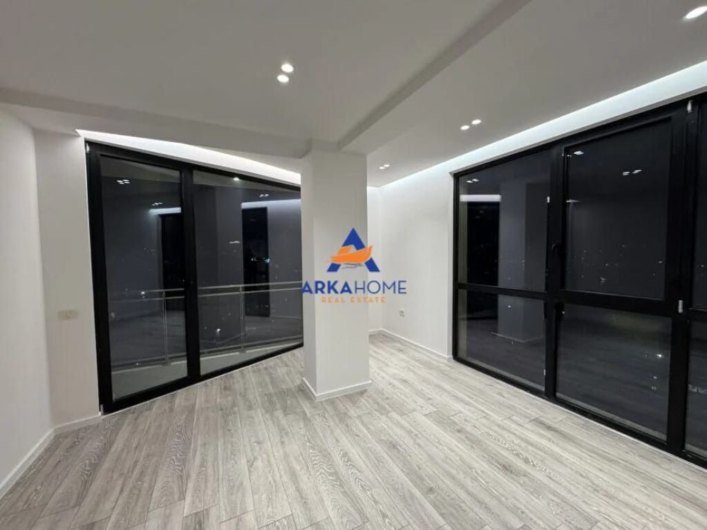 JEPET ME QERA APARTAMENT 2+1+2+BALLKON "RRUGA MINE PEZA" 100.000 LEKE
