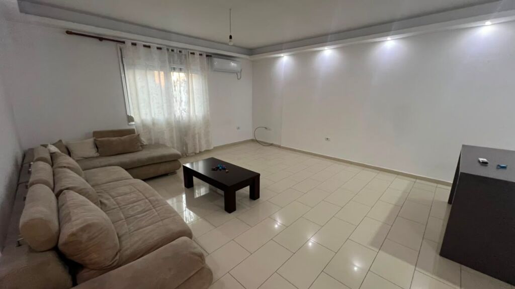 SHITET APARTAMENT 2+1 + BALLKON YZBERISHT