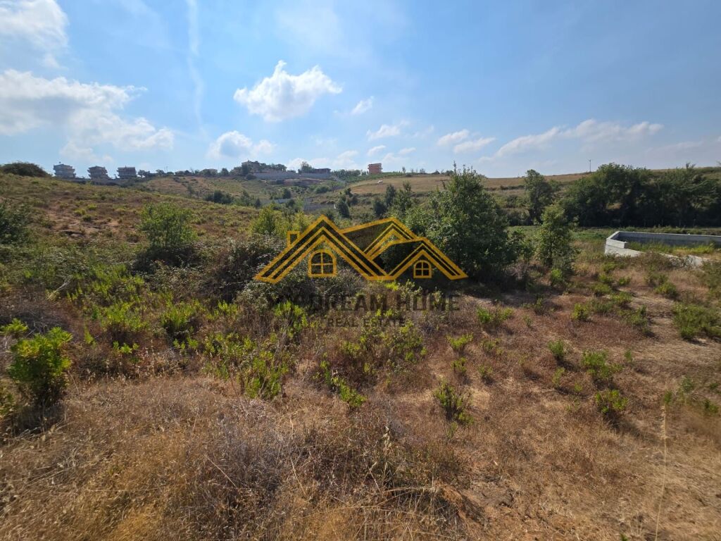 Tokë për shitje tek Gjiri I Lalzit (Rrotulla)