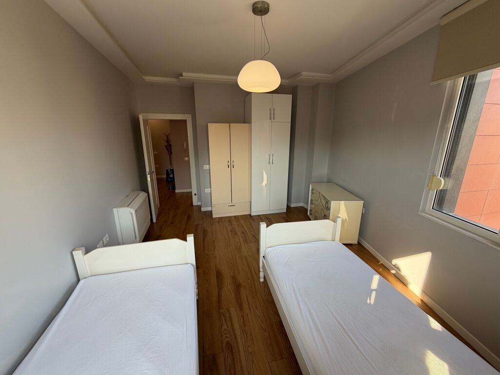 Perball Toptanit, Apartment 2+1+2 per qira