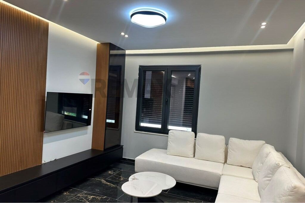 Apartament 2+1+ post parkimi per shitje te Kodra e Diellit, pranë Kopshtit Botanik
